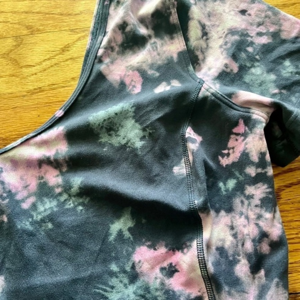 Lululemon Crop Tank Top - Tie Dye - size 8